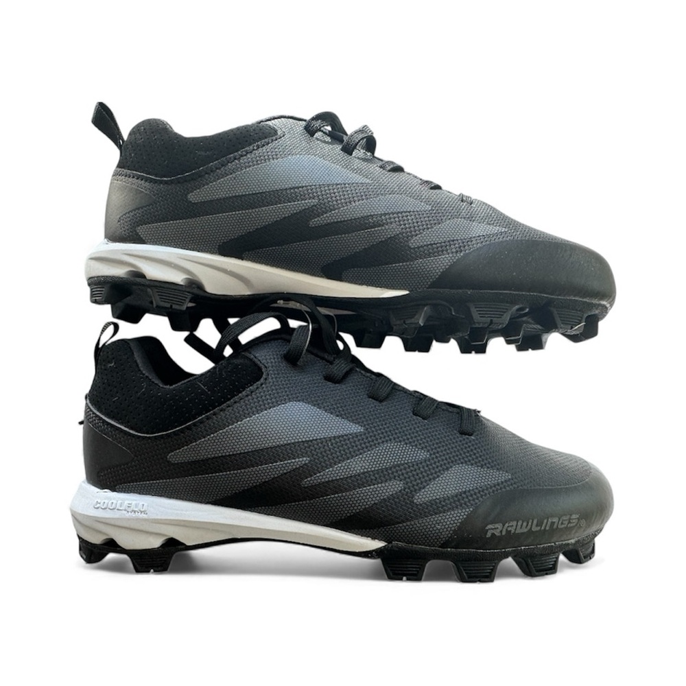 JAVLIN Softball/Baseball Cleats Size 4 NEW
